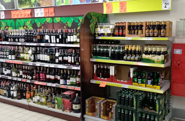 Montaż mebli sklepowych Biedronka