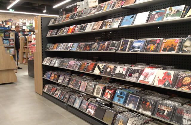 Montaż mebli sklepowych Empik