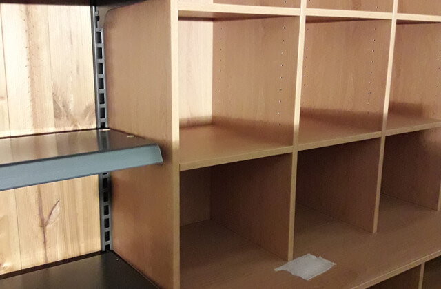 Montaż mebli sklepowych