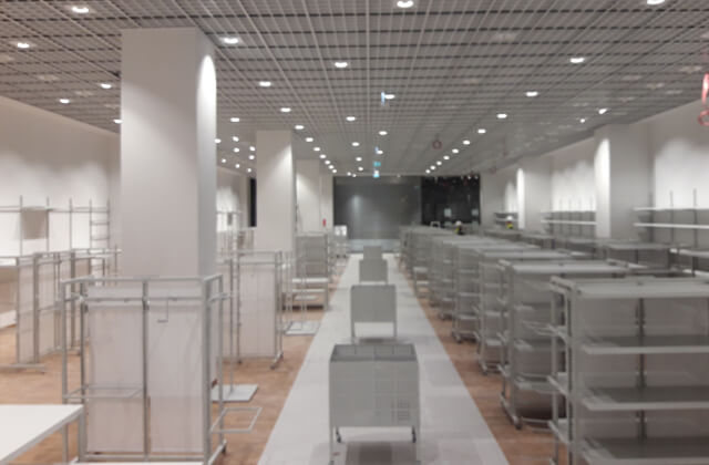 Montaż mebli sklepowych